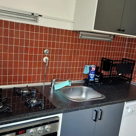 Apartment Zentrale Ferienwohnung direkt am Bergmannsheil WLAN *